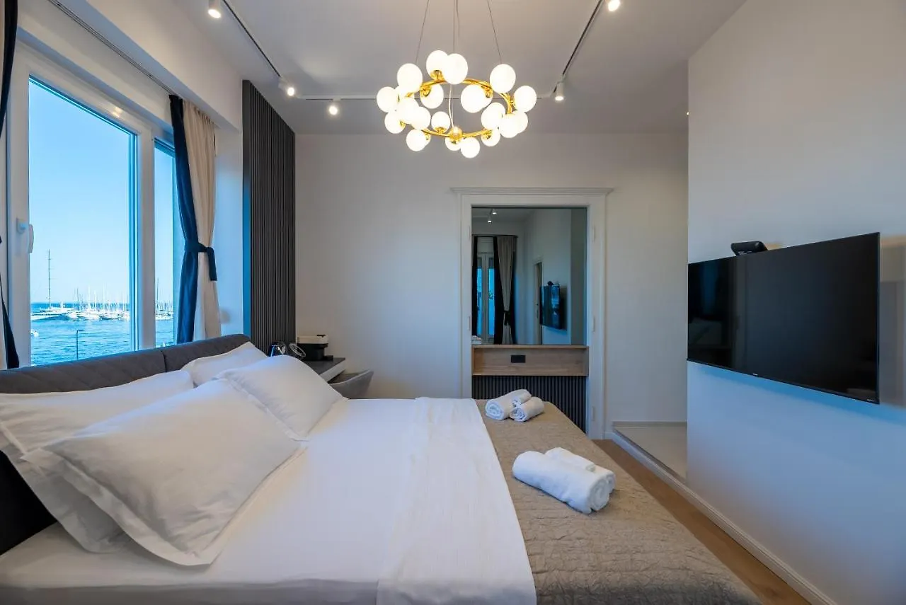Lusso Apartment With Sea View