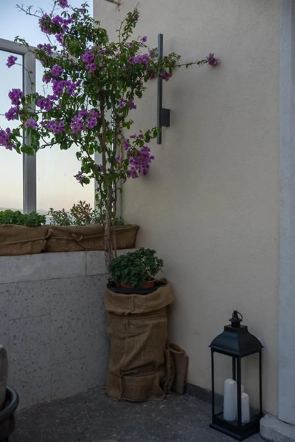 Lusso Apartment With Sea View